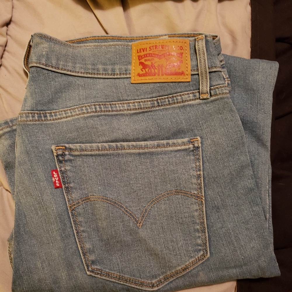 Womens Levi's 32 waist 314 Shaping Straight leg